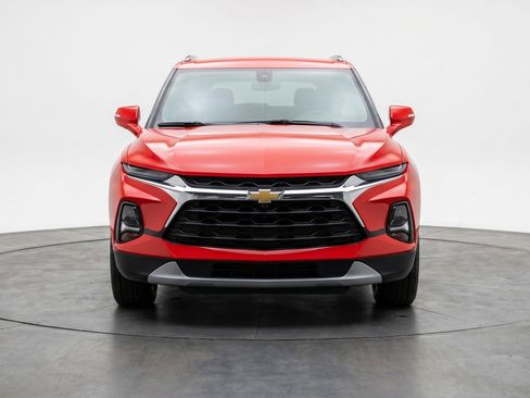 Used 2025 Chevrolet Blazer LT FWD image 2