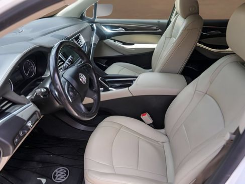 Used 2020 Buick Enclave Essence FWD image 9