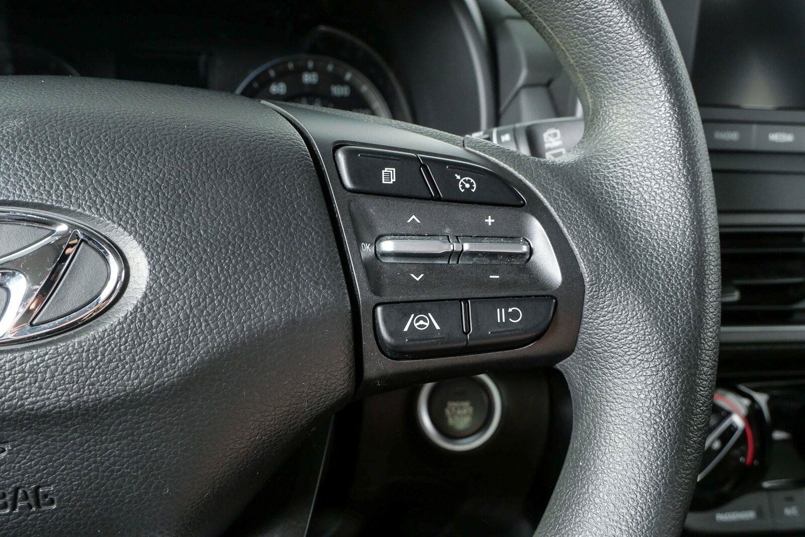 Used 2022 Hyundai Kona SEL FWD image 11