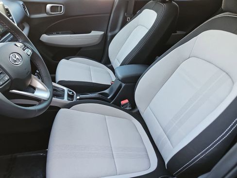New 2026 Hyundai Venue SEL FWD image 15