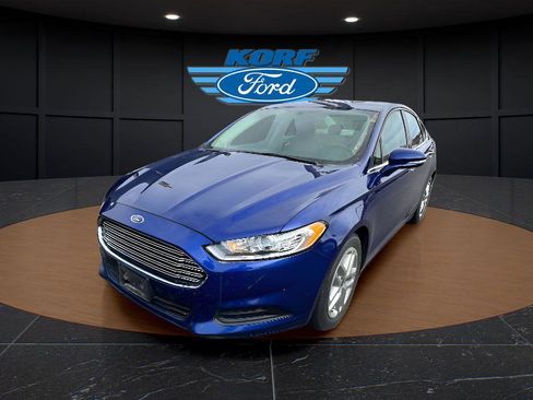 Used 2016 Ford Fusion SE image 1