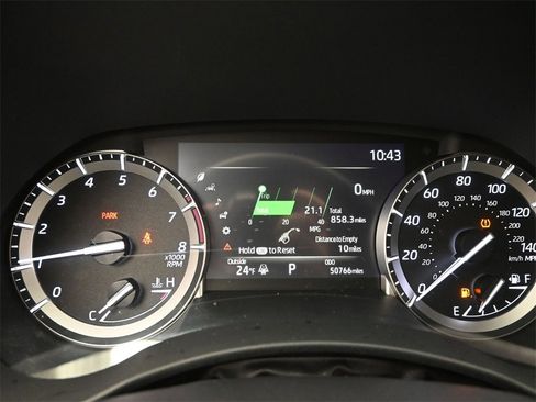 Used 2022 Toyota Highlander XLE image 23