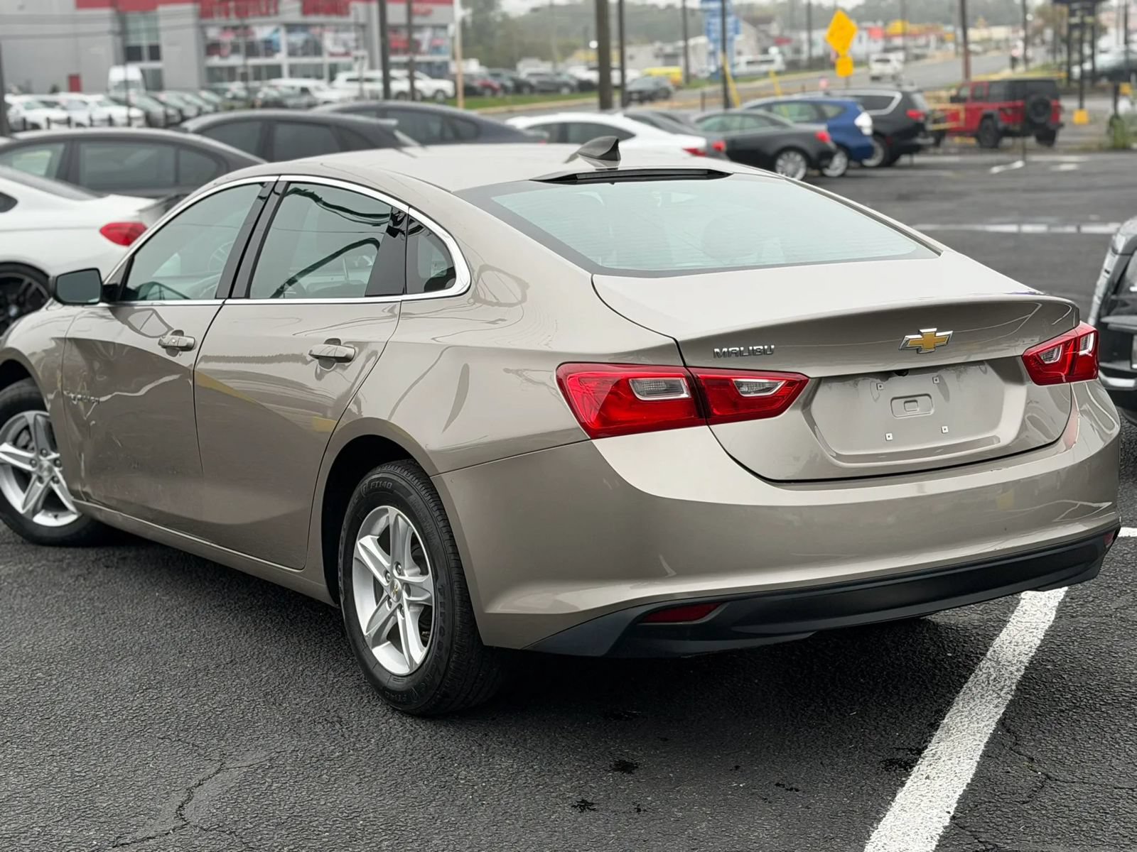 Used 2022 Chevrolet Malibu LS FWD image 3