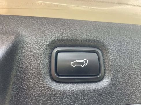 Used 2019 Hyundai Santa Fe FWD image 9