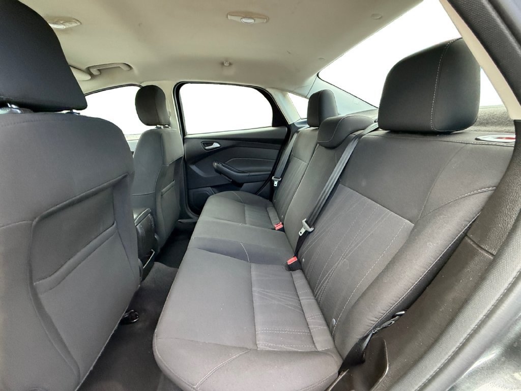 Used 2016 Ford Focus SE FWD image 12