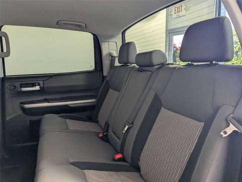 Used 2017 Toyota Tundra SR5 w/ SR5 Upgrade Package AWD/4WD image 31