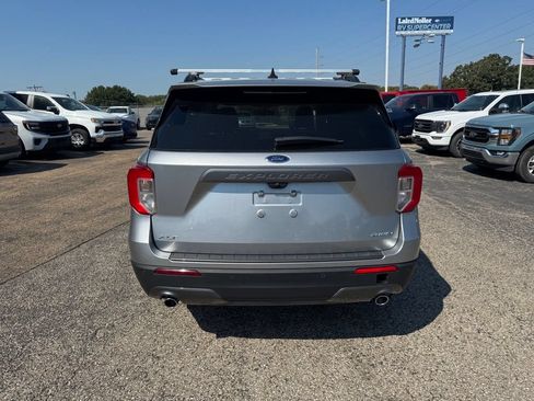 Used 2024 Ford Explorer XLT w/ Equipment Group 202A AWD/4WD image 6