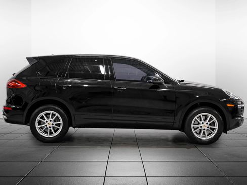 Used 2016 Porsche Cayenne AWD/4WD image 8