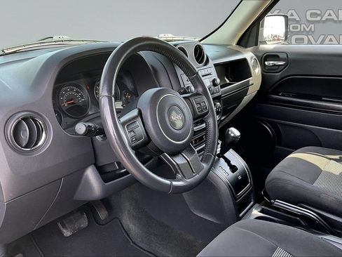 Used 2016 Jeep Patriot Latitude AWD/4WD image 14