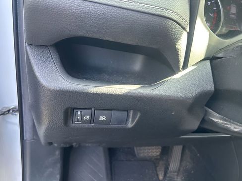 Used 2020 Toyota RAV4 LE w/ Carpet Mat Package AWD/4WD image 22