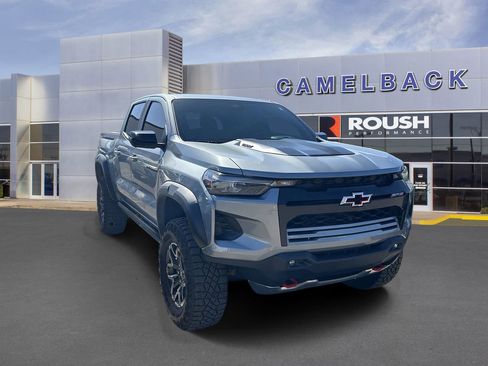 Used 2026 Chevrolet Colorado ZR2 w/ Technology Package AWD/4WD image 3