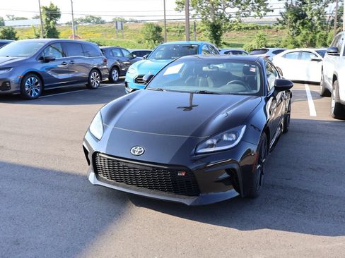 Used 2023 Toyota GR86 Premium w/ ALL Weather Mat Package (TMS) RWD image 3