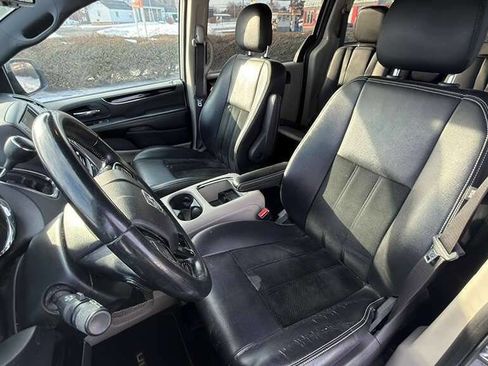 Used 2017 Dodge Grand Caravan SXT image 23