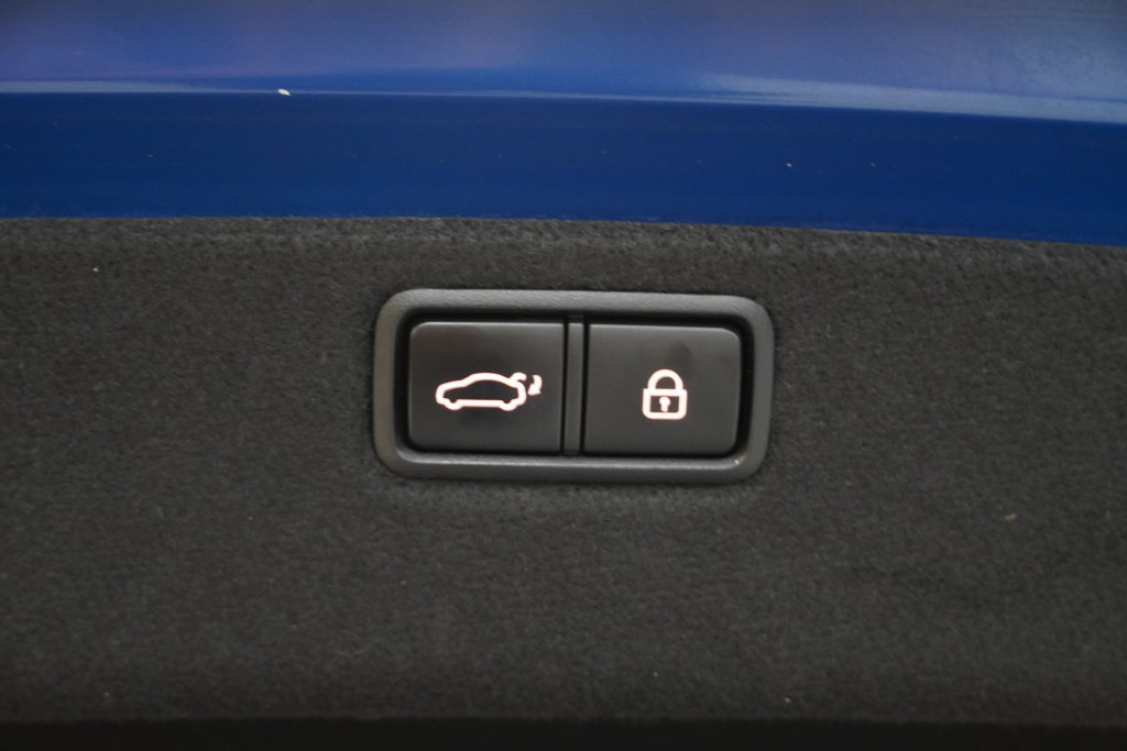 Used 2018 Genesis G80 5.0 Ultimate AWD/4WD image 11