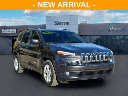 Used 2017 Jeep Cherokee Latitude w/ Cold Weather Group