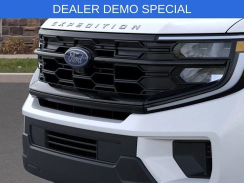 New 2025 Ford Expedition Max Active image 17