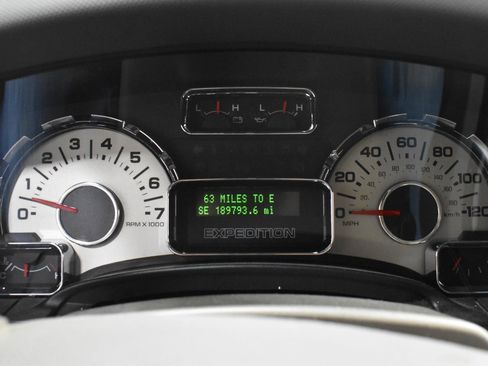 Used 2013 Ford Expedition Limited image 17