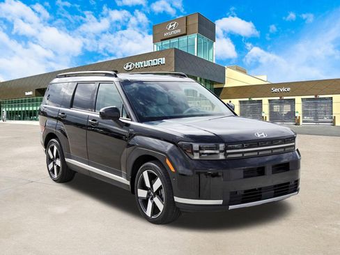 Used 2024 Hyundai Santa Fe Limited image 3