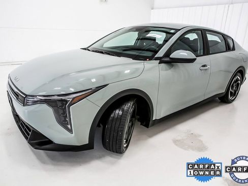Used 2025 Kia K4 EX image 2