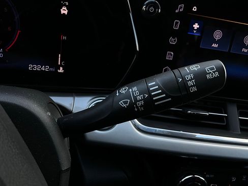 Used 2025 Chevrolet Trax LT image 35