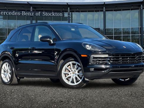 Used 2021 Porsche Cayenne AWD/4WD image 1