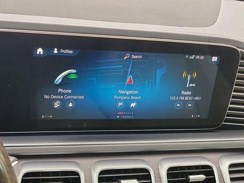 Used 2020 Mercedes-Benz GLS 450 GLS 450 w/ Convenience Package image 33