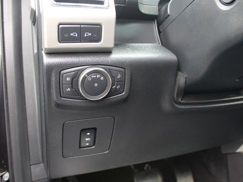 Used 2015 Ford F150 Lariat w/ Equipment Group 502A Luxury image 29