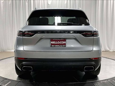 Used 2023 Porsche Cayenne image 9