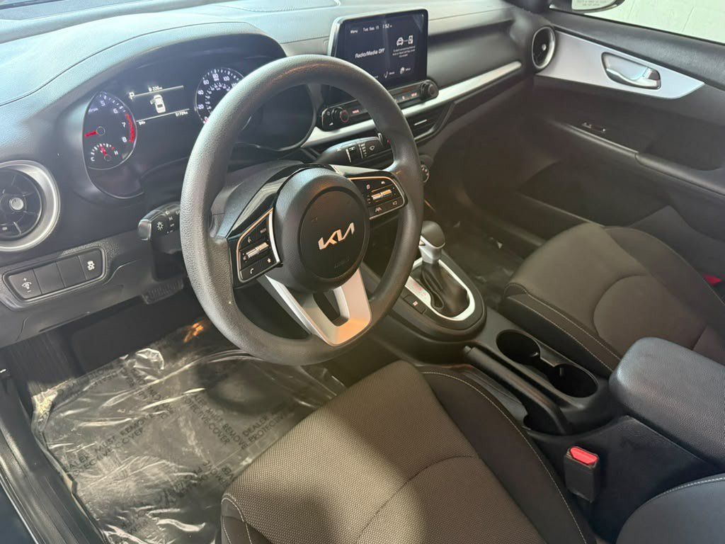 Used 2024 Kia Forte LXS FWD image 23