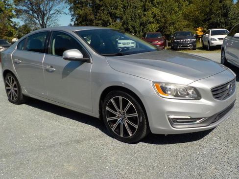 Used 2016 Volvo S60 T5 Premier image 7