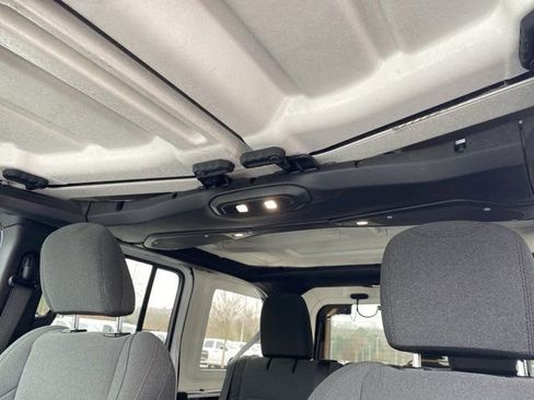 Used 2024 Jeep Wrangler Sport S image 10