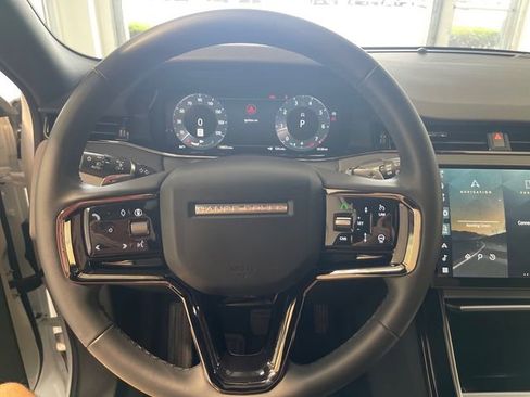 Used 2025 Land Rover Range Rover Evoque S AWD/4WD image 8