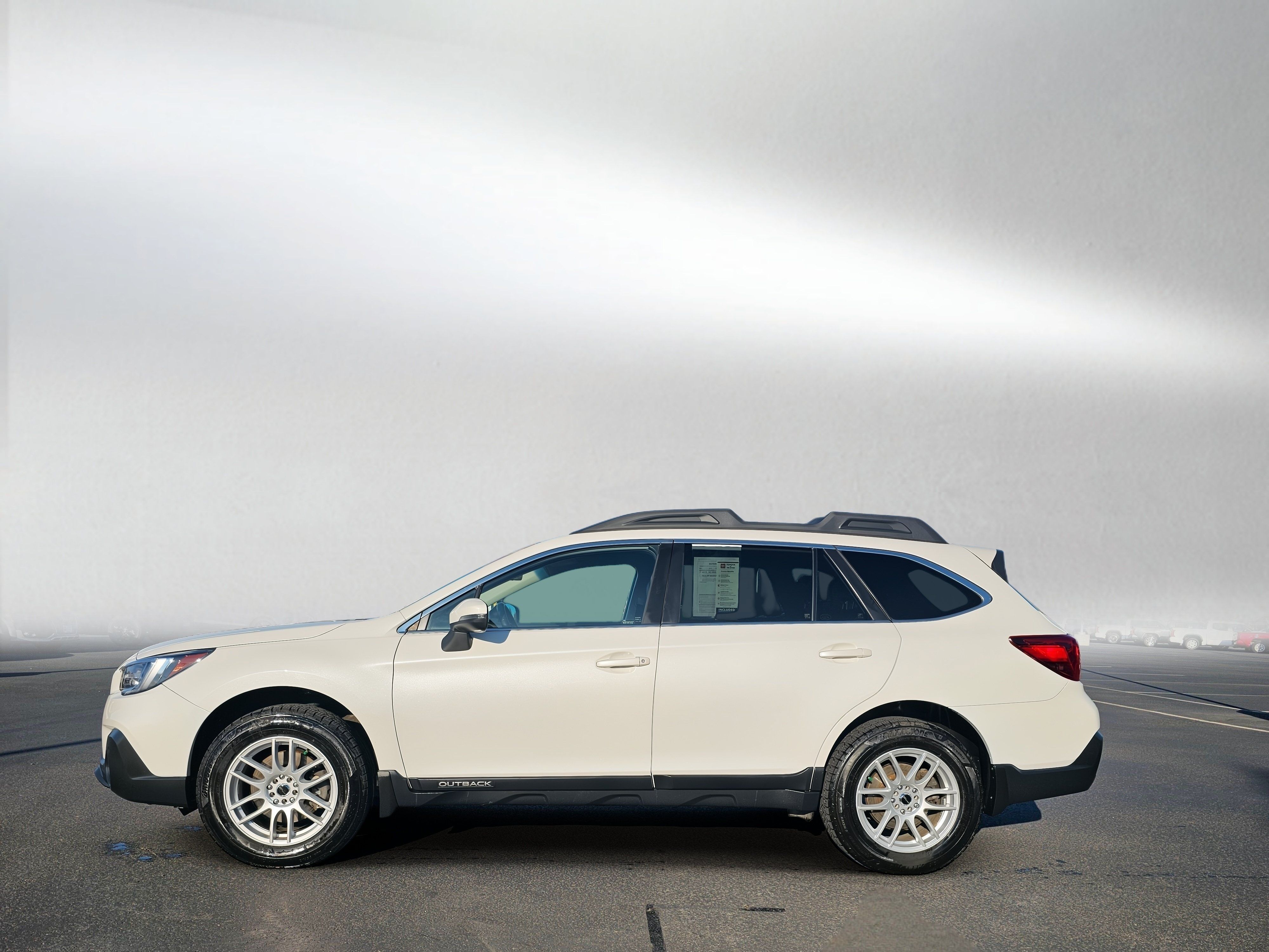 Used 2018 Subaru Outback 2.5i Limited AWD/4WD image 2