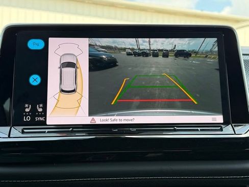 Certified 2025 Volkswagen Atlas Cross Sport SEL image 31