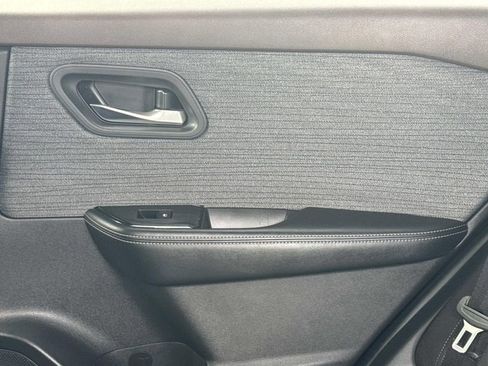 Certified 2023 Nissan Rogue SV image 15