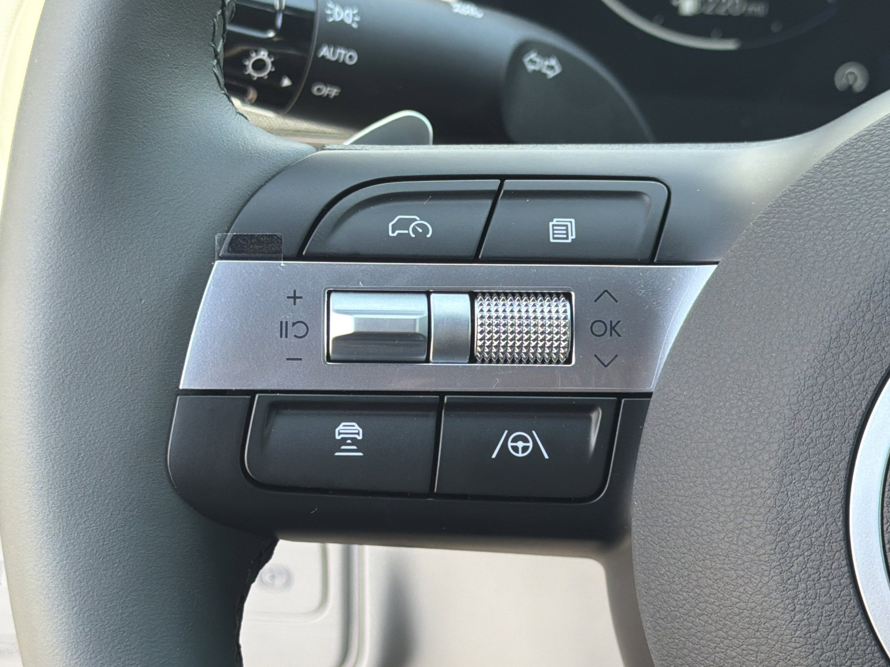 New 2026 Hyundai Tucson Limited FWD image 21