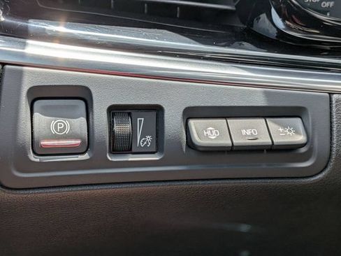 Used 2021 Cadillac XT6 Premium Luxury w/ Platinum Package AWD/4WD image 19