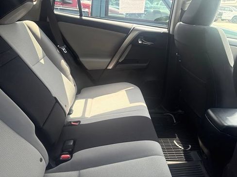 Used 2018 Toyota RAV4 XLE w/ Convenience Package AWD/4WD image 13
