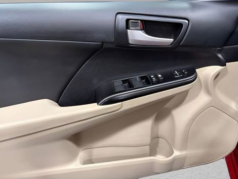 Used 2014 Toyota Camry LE FWD image 9