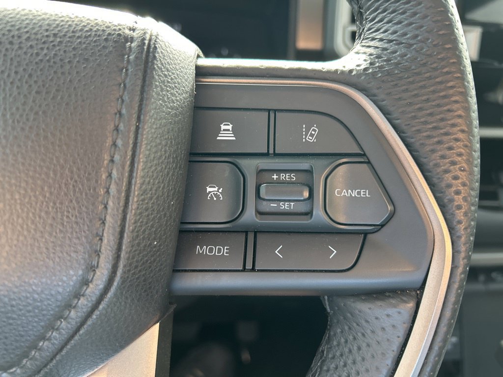 Used 2025 Toyota Sequoia SR5 AWD/4WD image 28