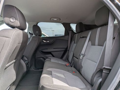 Used 2025 Chevrolet Blazer LT FWD image 23