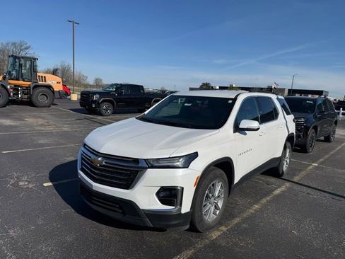 Used 2023 Chevrolet Traverse LT w/ LPO, Floor Liner Package AWD/4WD image 6