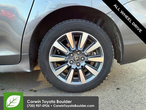 Used 2020 Toyota Sienna XLE w/ XLE Navigation Package AWD/4WD image 31