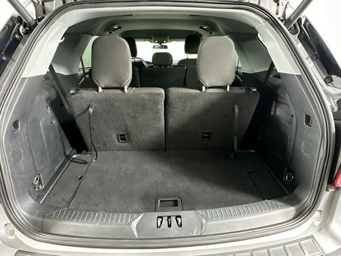 Used 2022 Ford Explorer XLT RWD image 29