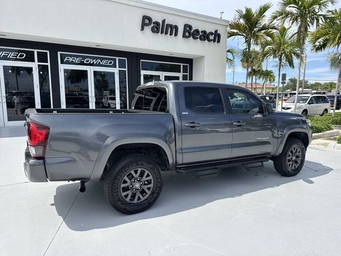 Used 2022 Toyota Tacoma SR5 RWD image 4