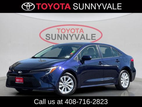 Used 2026 Toyota Corolla LE w/ LE Premium Package image 2