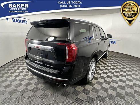 Used 2021 GMC Yukon Denali w/ Denali Premium Package image 9