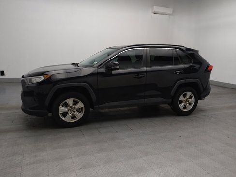 Used 2019 Toyota RAV4 XLE FWD image 2