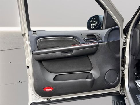 Used 2008 Cadillac Escalade AWD image 15