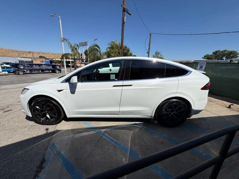 Used 2017 Tesla Model X 75D AWD/4WD image 7